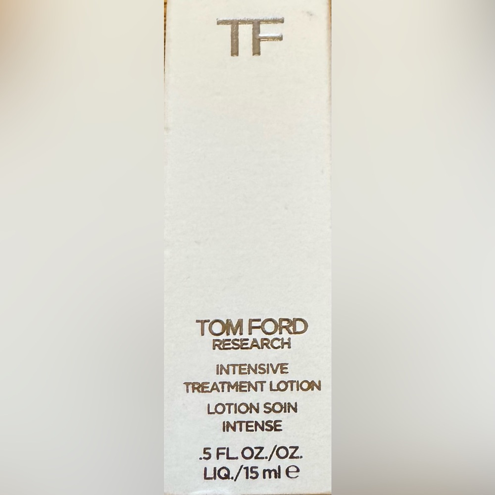 Tom Ford Cream Intensive Treatment Lotion - Neutral Cream & Black Accents